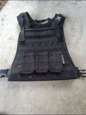Condor 'phantom Gear's Compact Plate Carrier Vest - Black. Size Medium.